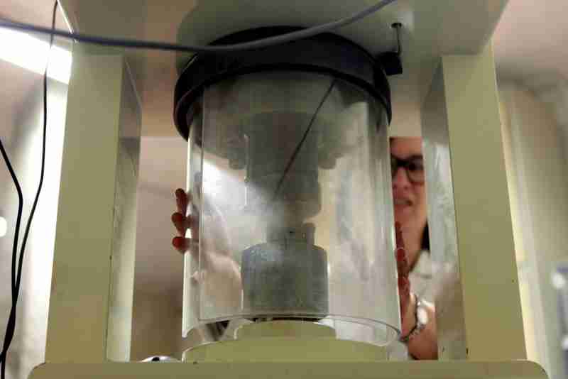 1-lerm-essai-resistance-compression-beton-laboratoire